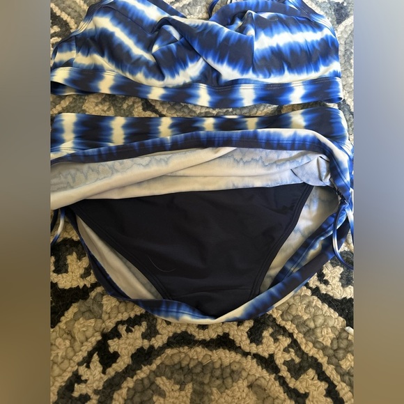 Athleta Blue and White Tie-Dye Bikini Set - Picture 2 of 6